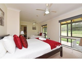 Nulkaba Escape, super central, walk to Zoo, short drive to Potters + Wineries Guest house, Nulkaba - 3
