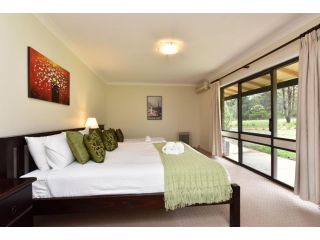 Nulkaba Escape, super central, walk to Zoo, short drive to Potters + Wineries Guest house, Nulkaba - 4