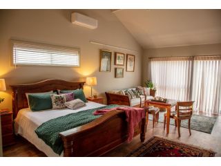 Meander Retreat - The Green Room Guest house, South Australia - 2