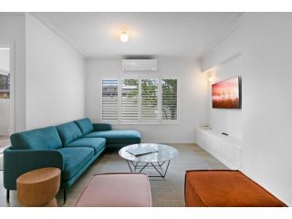 Mediterranean-Inspired Surfers Paradise Escape Apartment, Gold Coast - 2