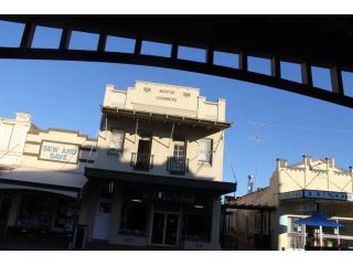 Mentor Chambers Apartment Bed & Breakfast Bed and breakfast, West Wyalong - 1