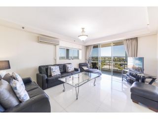 The Meriton Apartments on Main Beach Aparthotel, Gold Coast - 3