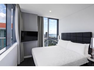Meriton Suites Southport Hotel, Gold Coast - 1