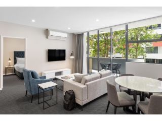 Meriton Suites Waterloo Hotel, Sydney - 3