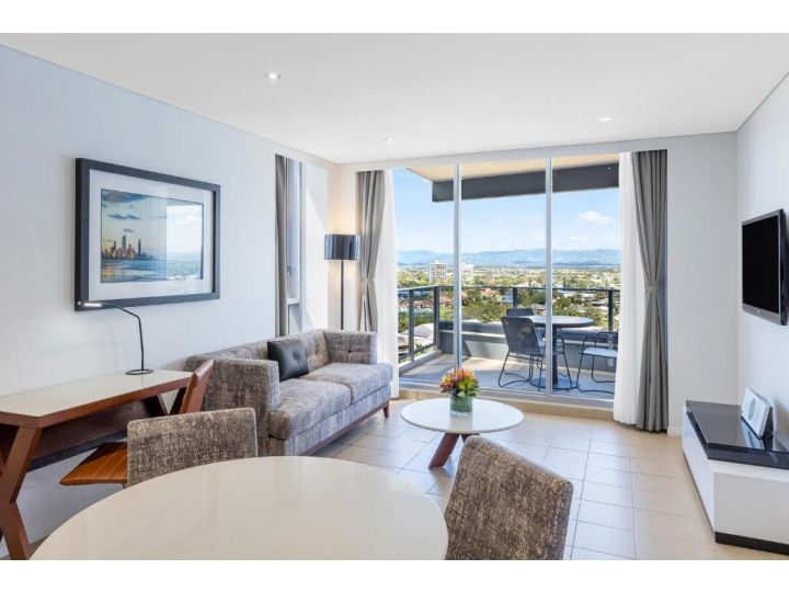 Meriton Suites Broadbeach Hotel, Gold Coast - imaginea 2