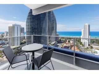 Meriton Suites Broadbeach Hotel, Gold Coast - 3