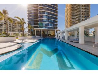 Meriton Suites Surfers Paradise Aparthotel, Gold Coast - 1