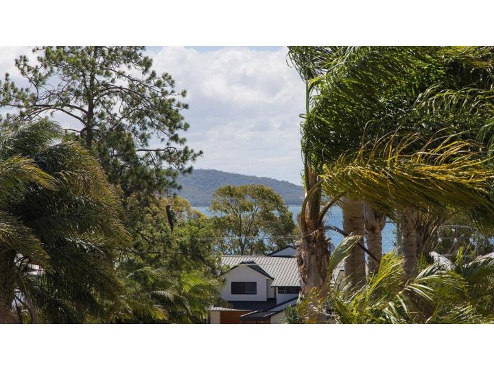 Meters to the Anchorage Port Stephens Guest house, Corlette - imaginea 8