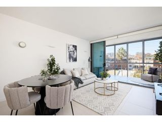 Metropolitan Woolloomooloo Apartment, Sydney - 5