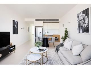 Metropolitan Woolloomooloo Apartment, Sydney - 4