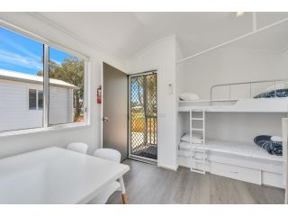 Ingenia Holidays Middle Rock Accomodation, One Mile - 1