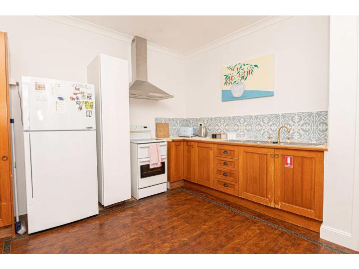 Milltopia, Heritage Listed, Beautiful Terrace with Balcony Guest house, Millthorpe - imaginea 5