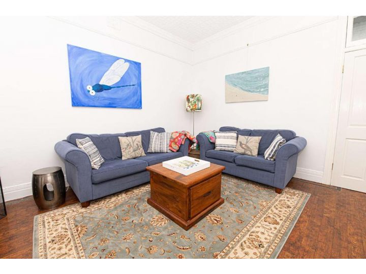 Milltopia, Heritage Listed, Beautiful Terrace with Balcony Guest house, Millthorpe - imaginea 8