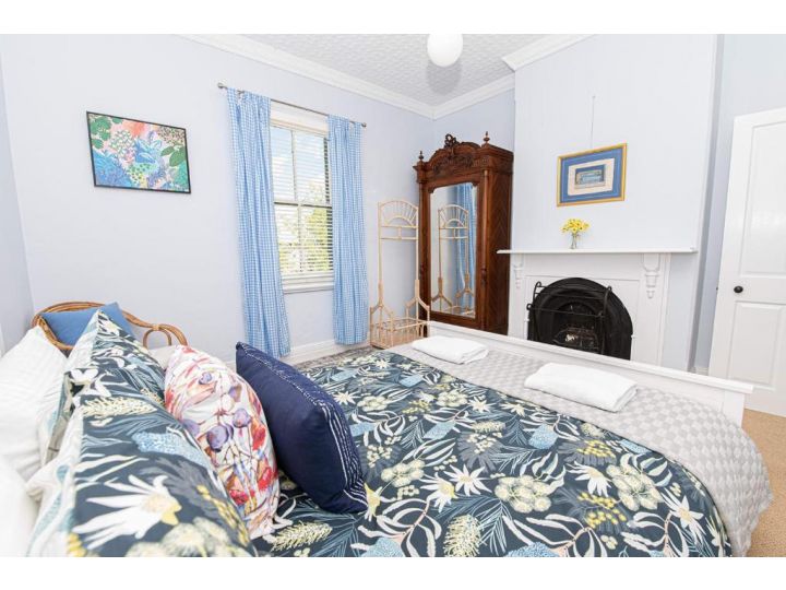 Milltopia, Heritage Listed, Beautiful Terrace with Balcony Guest house, Millthorpe - imaginea 12