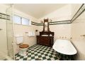 Milltopia, Heritage Listed, Beautiful Terrace with Balcony Guest house, Millthorpe - thumb 10