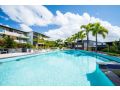3 Bedroom Ultimate Luxury Waterfront Apartment, Cannonvale - thumb 6