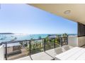 3 Bedroom Ultimate Luxury Waterfront Apartment, Cannonvale - thumb 10