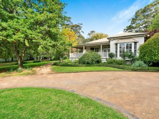 Mirrabooka Burrawang beautiful home and 3 acres of gardens in the Southern Highlands Guest house, New South Wales - 2