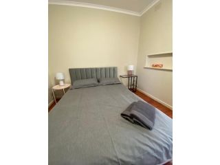 Mitcham Station Home Stay Guest house, Mitcham - 5