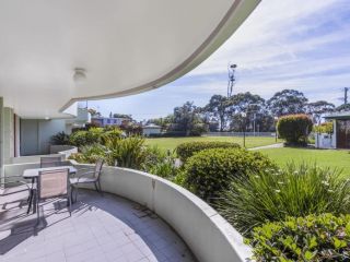 Mitchell Pde 2/1a - Fathoms Apartment, Mollymook - 2
