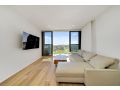 Modern 1-Bed Apartment With Parking, Pool and Gym Apartment, Phillip - thumb 8