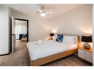 Modern 1 Bedroom Apartment near the River and the City Apartment, Perth - 1