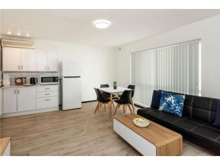 Modern 1 Bedroom Apartment near the River and the City Apartment, Perth - 5