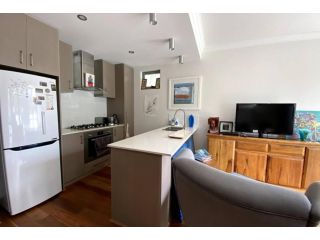 Modern 1 Bedroom Flat in North Perth Apartment, Australia - 3