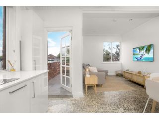 Modern 2-bed Apartment steps from Bondi Beach Apartment, Sydney - 4