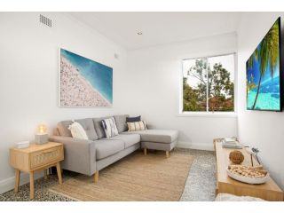 Modern 2-bed Apartment steps from Bondi Beach Apartment, Sydney - 2