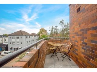 Modern 2-bed Apartment steps from Bondi Beach Apartment, Sydney - 3