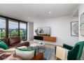 Modern 2-Bed with Great Views, Central Location Apartment, Kingston - thumb 6