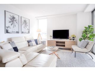 Modern 3 Bedroom Apartment, Just Minutes Walk to Kings Beach Waterfront - Ocean Views From Patio Apartment, Caloundra - 5