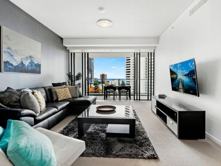 Modern 3 Bedroom Apartment with Ocean Views at Sierra Grand Apartment, Gold Coast - imaginea 2