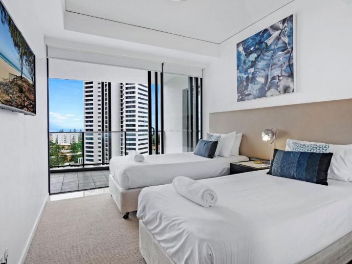 Modern 3 Bedroom Apartment with Ocean Views at Sierra Grand Apartment, Gold Coast - imaginea 7
