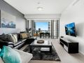 Modern 3 Bedroom Apartment with Ocean Views at Sierra Grand Apartment, Gold Coast - thumb 2