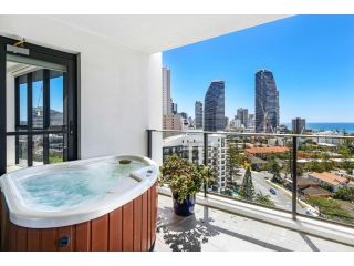 Modern 3 Bedroom Apartment with private Spa and Ocean views Apartment, Gold Coast - 2