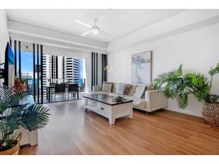 Modern 3 Bedroom Apartment with private Spa and Ocean views Apartment, Gold Coast - 1