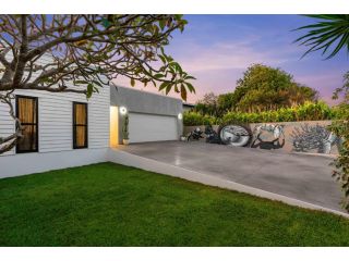 Elegant Modern Concrete 4 BR Family Beach Home Guest house, Australia - 2