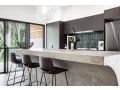 Elegant Modern Concrete 4 BR Family Beach Home Guest house, Australia - thumb 3