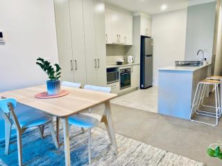 Modern and stylish 2 bedroom apartment Apartment, Kingston - 1