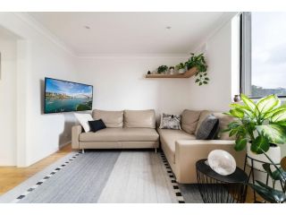 Modern and Stylish One Bedroom Apartment with City View Apartment, Sydney - 5