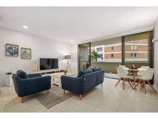 Modern Apartment Just Footsteps to the Beach Apartment, Terrigal - 2