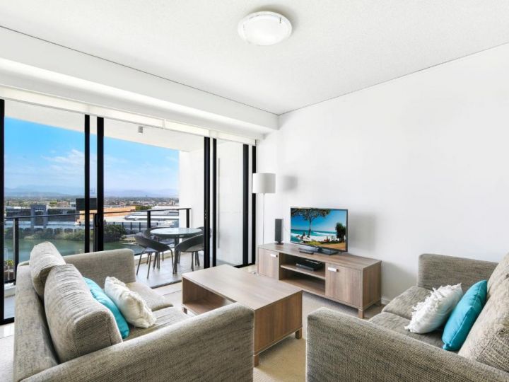 Modern Apartment with Hinterland Views Sierra Grand Broadbeach Apartment, Gold Coast - imaginea 2