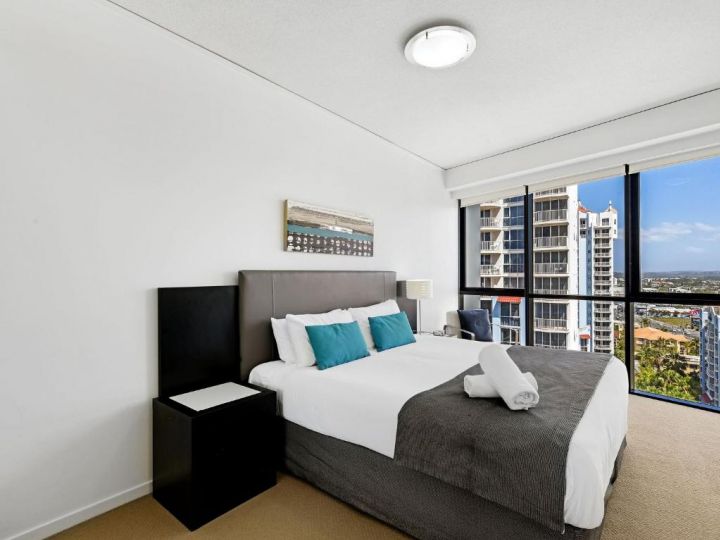 Modern Apartment with Hinterland Views Sierra Grand Broadbeach Apartment, Gold Coast - imaginea 1