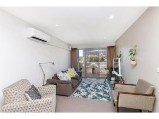 Modern Canberra Living in Great City Location Apartment, Canberra - 5