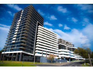 Modern, Clean, Luxury at the Right Price..... Apartment, Maribyrnong - 2