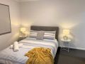 MODERN CLOSE AIRPORT/SHOPS FREE NETFLIX WINE WIFI Apartment, Perth - thumb 1