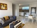 MODERN CLOSE AIRPORT/SHOPS FREE NETFLIX WINE WIFI Apartment, Perth - thumb 8