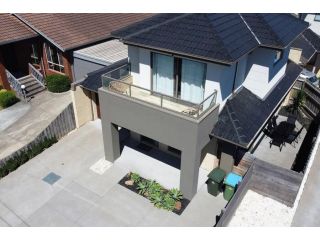 Modern Coastal Townhouse @ the Beach Guest house, Dromana - 1